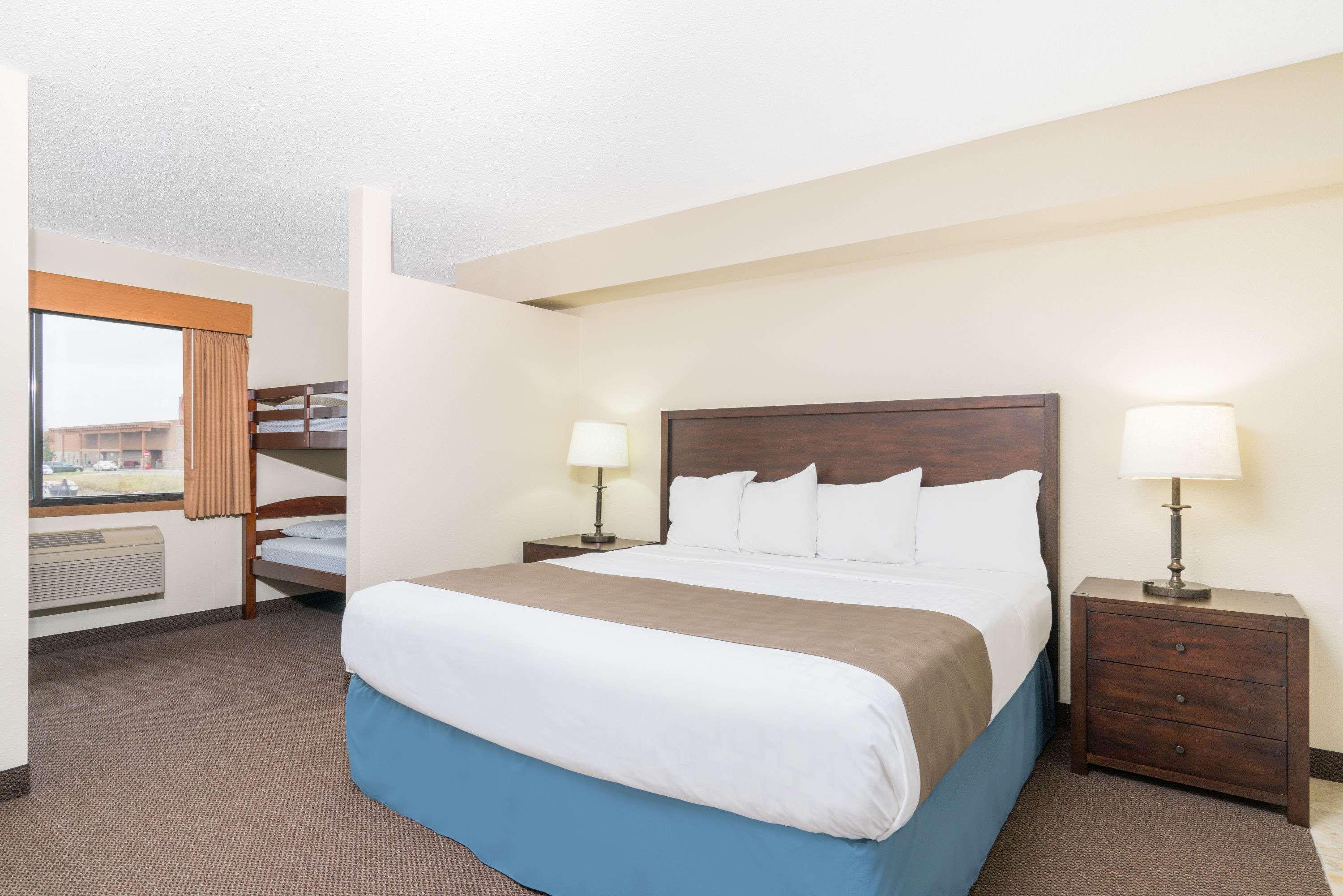 Days Inn & Suites By Wyndham Baxter Brainerd Area Ngoại thất bức ảnh
