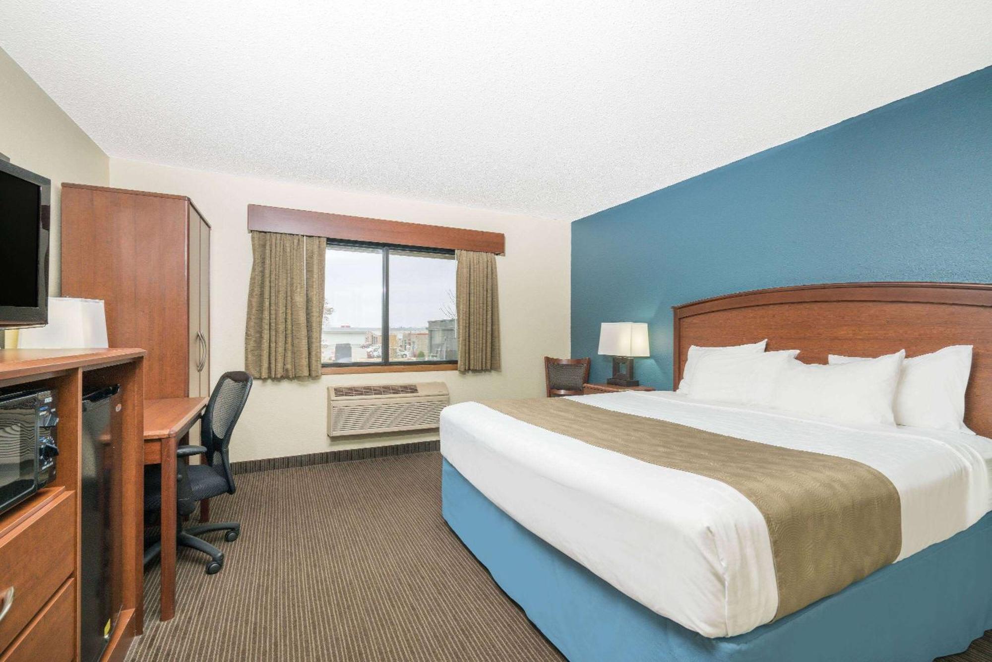 Days Inn & Suites By Wyndham Baxter Brainerd Area Ngoại thất bức ảnh